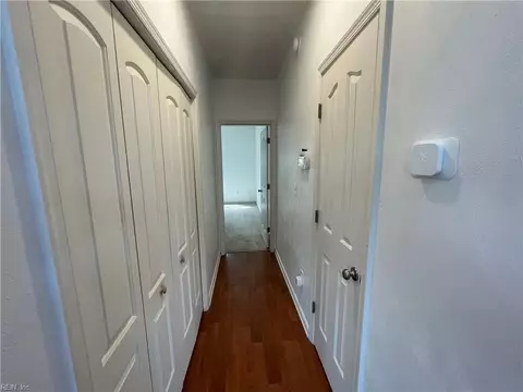 Entry Way - 600 Windmill Pt, Chesapeake, VA 23322 photo 1 of 3