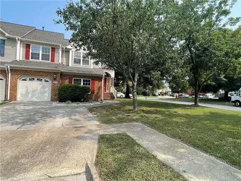 Exterior - 600 Windmill Pt, Chesapeake, VA 23322 photo 2 of 2