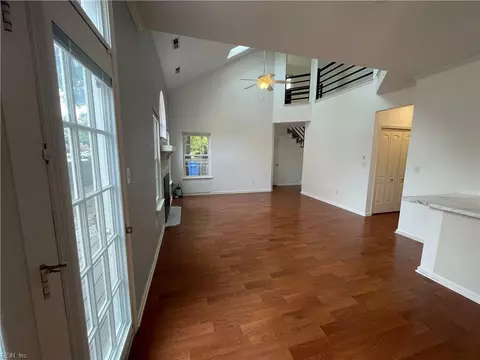 Living - 600 Windmill Pt, Chesapeake, VA 23322 photo 1 of 3