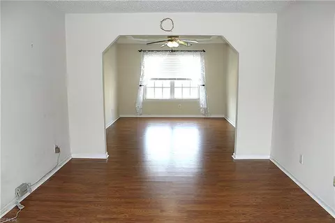 Living - 54 Locksley Dr, Hampton, VA 23666 photo 3 of 7
