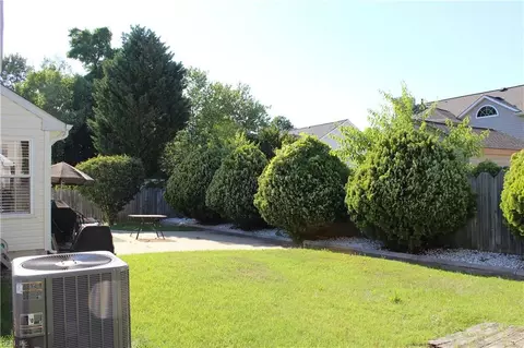 Exterior - 54 Locksley Dr, Hampton, VA 23666 photo 7 of 8