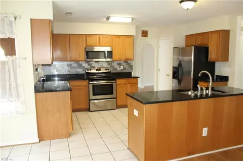 Kitchen - 54 Locksley Dr, Hampton, VA 23666 photo 2 of 5