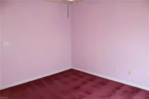 Bedroom - 54 Locksley Dr, Hampton, VA 23666 photo 9 of 10