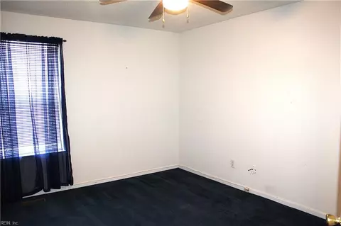 Bedroom - 54 Locksley Dr, Hampton, VA 23666 photo 6 of 10
