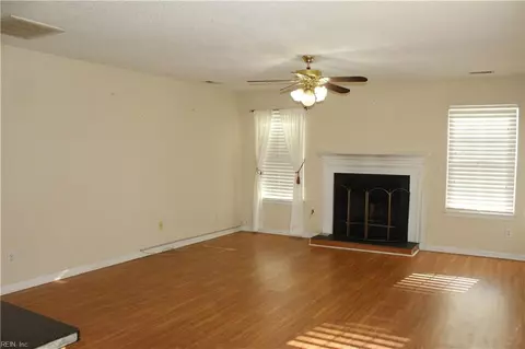 Living - 54 Locksley Dr, Hampton, VA 23666 photo 7 of 7