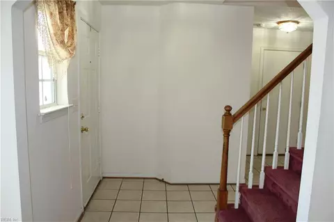 Entry Way - 54 Locksley Dr, Hampton, VA 23666 photo 1 of 5