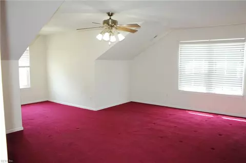 Bedroom - 54 Locksley Dr, Hampton, VA 23666 photo 1 of 10