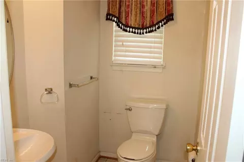 Bath - 54 Locksley Dr, Hampton, VA 23666 photo 1 of 4