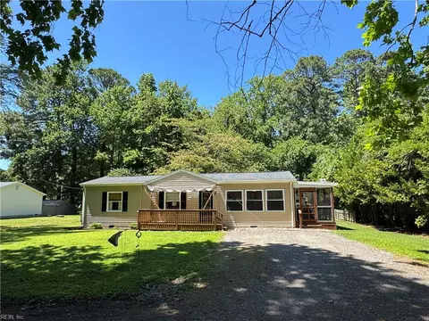 22133 Johnson Ln, Carrollton, VA 23314