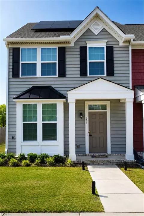 223 Goldenstar Ln, Portsmouth, VA 23701