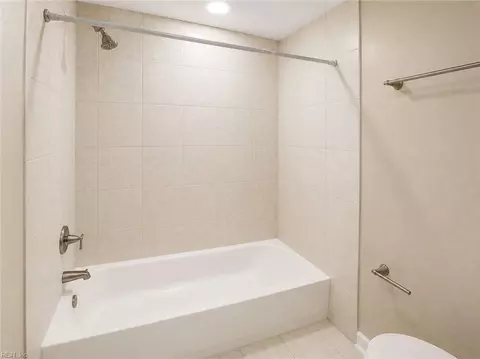 Bath - 45 Langston Blvd, Hampton, VA 23666 photo 3 of 3