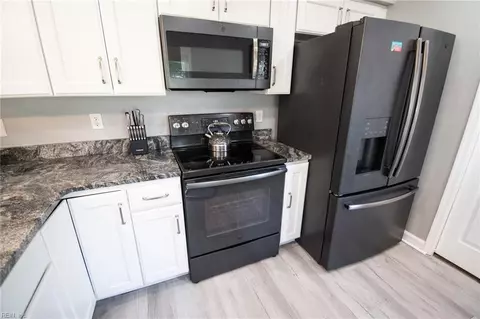 Kitchen - 531 Price St, Hampton, VA 23663 photo 4 of 5