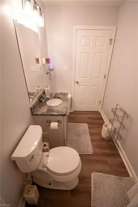 Bath - 531 Price St, Hampton, VA 23663 photo 3 of 3