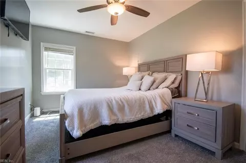 Bedroom - 531 Price St, Hampton, VA 23663 photo 4 of 6