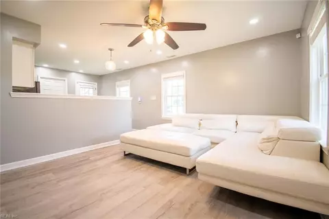 Living - 531 Price St, Hampton, VA 23663 photo 1 of 1
