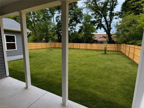 Exterior - 128 Blake Rd, Norfolk, VA 23505 photo 2 of 8