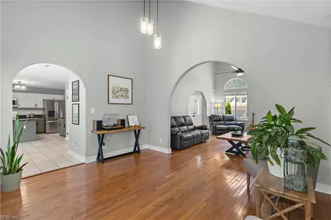 Entry Way - 3 Hunter Trce, Hampton, VA 23669 photo 3 of 5