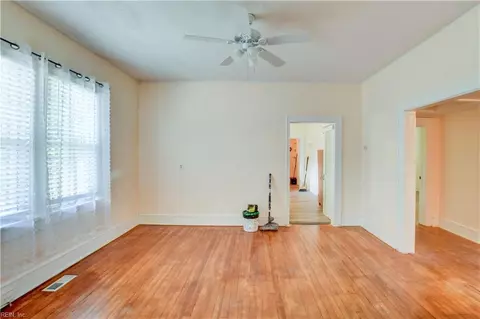 Living - 2015 N Mallory St, Hampton, VA 23664 photo 1 of 5