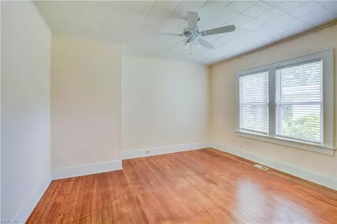 Bedroom - 2015 N Mallory St, Hampton, VA 23664 photo 4 of 6