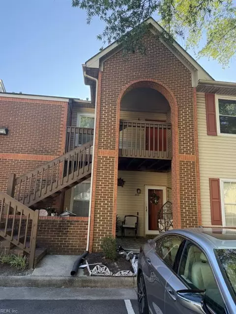 813 Gas Light Ln, Virginia Beach, VA 23462