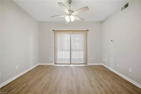 Living - 28 Pacific Dr #2, Hampton, VA 23666 photo 3 of 3