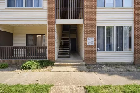 28 Pacific Dr #2, Hampton, VA 23666