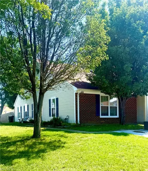 808 Cannonade Trl, Virginia Beach, VA 23454