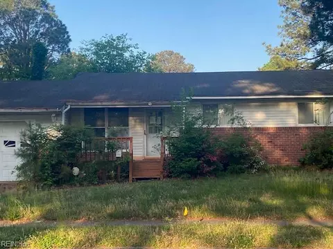 2733 Danwood Dr, Norfolk, VA 23513