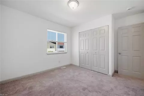 Bedroom - 1006 Bowe Pl, Norfolk, VA 23504 photo 6 of 8