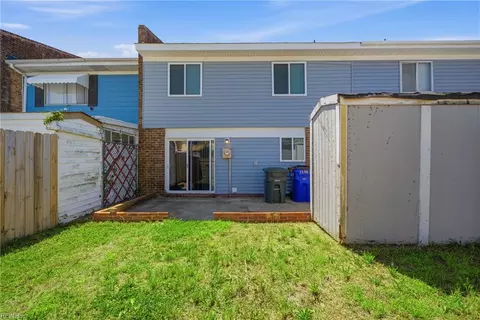 Exterior - 1006 Bowe Pl, Norfolk, VA 23504 photo 6 of 8
