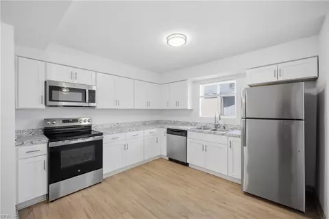 Kitchen - 1006 Bowe Pl, Norfolk, VA 23504 photo 2 of 2