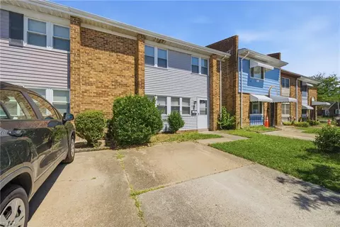 Exterior - 1006 Bowe Pl, Norfolk, VA 23504 photo 2 of 8