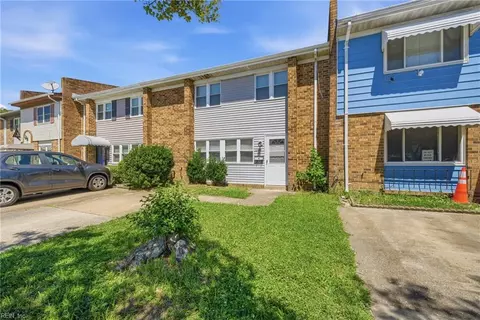Exterior - 1006 Bowe Pl, Norfolk, VA 23504 photo 3 of 8