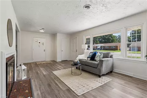 Living - 377 Whealton Rd, Hampton, VA 23666 photo 2 of 6