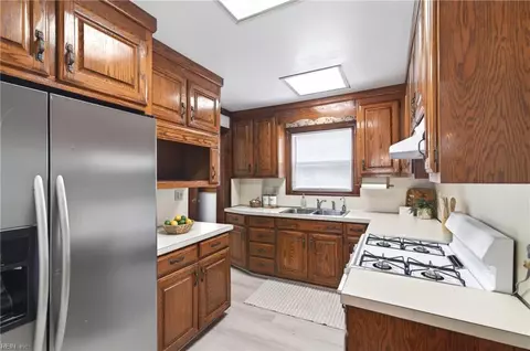 Kitchen - 155 Shenandoah Rd, Hampton, VA 23661 photo 1 of 1