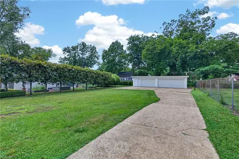 Exterior - 155 Shenandoah Rd, Hampton, VA 23661 photo 5 of 5