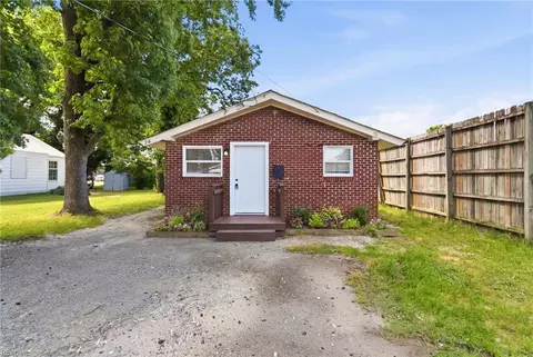 Exterior - 26 Bernard Ave, Hampton, VA 23669 photo 2 of 7