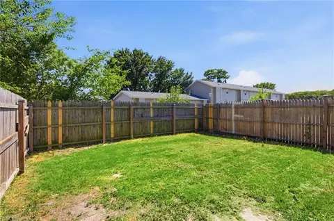 Exterior - 26 Bernard Ave, Hampton, VA 23669 photo 8 of 8