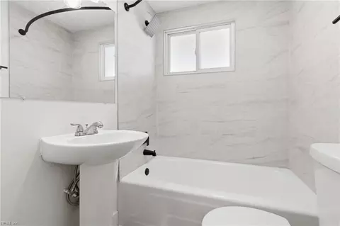 Bath - 26 Bernard Ave, Hampton, VA 23669 photo 1 of 1