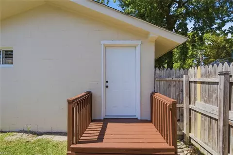 Exterior - 26 Bernard Ave, Hampton, VA 23669 photo 6 of 8