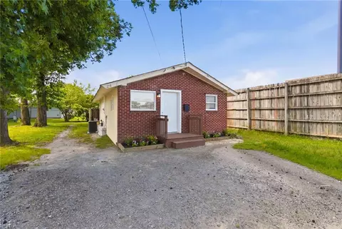 26 Bernard Ave, Hampton, VA 23669