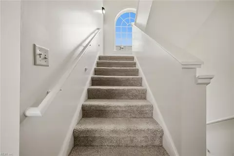 Entry Way - 12 Knodishall Way, Hampton, VA 23664 photo 6 of 7