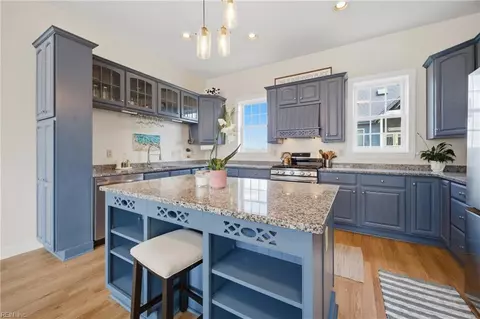 Kitchen - 12 Knodishall Way, Hampton, VA 23664 photo 2 of 3