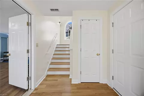 Entry Way - 12 Knodishall Way, Hampton, VA 23664 photo 2 of 7