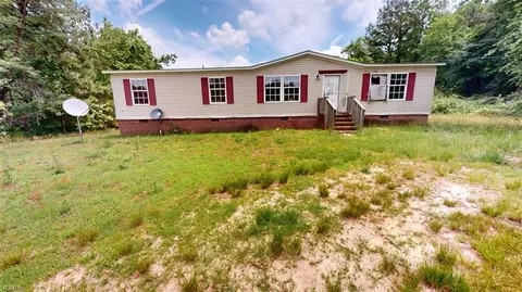 403 Union Mill Rd, Farnham, VA 22460