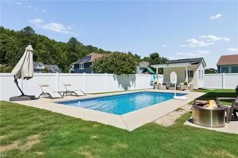556 Wood Nymph Ln, Chesapeake, VA 23323
