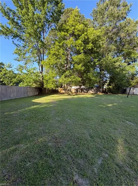 172 Ac S College Dr, Franklin, VA 23851