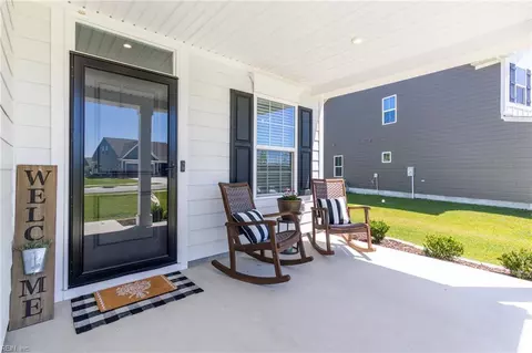 313 Miriam Dr E, Moyock, NC 27958
