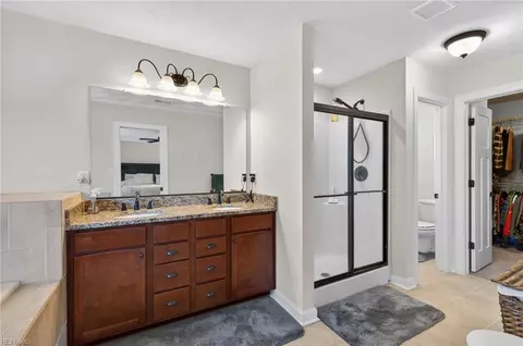 Entry Way - 103 Stonehurst Rd, Hampton, VA 23669 photo 11 of 13