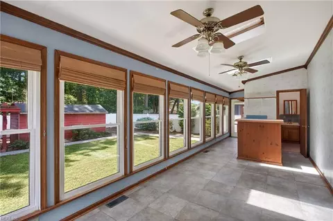 Entry Way - 4709 Threechopt Rd, Hampton, VA 23666 photo 1 of 2